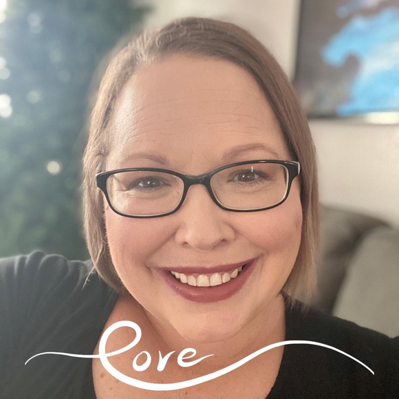 Profile Picture of Stacy Amendola (@stacyamendola) on Poshmark