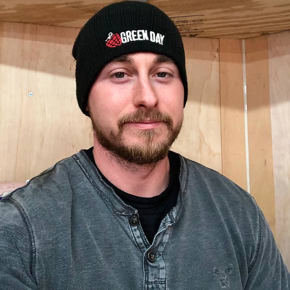 Profile Picture of Riley Heisey (@blinkriot) on Poshmark