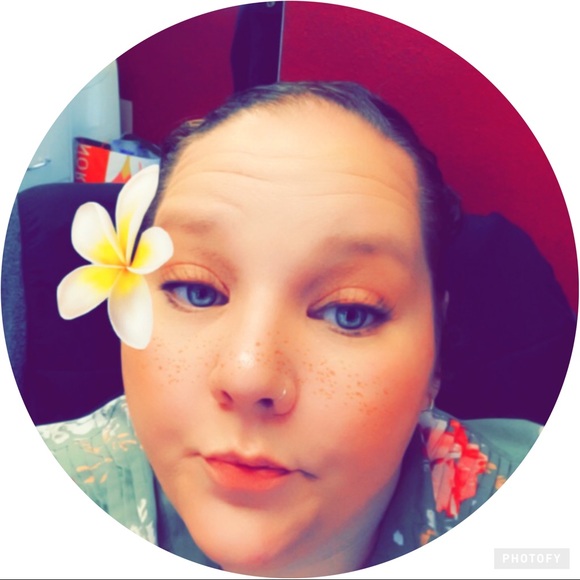 Profile Picture of Rachel Isaac (@masonstt77) on Poshmark