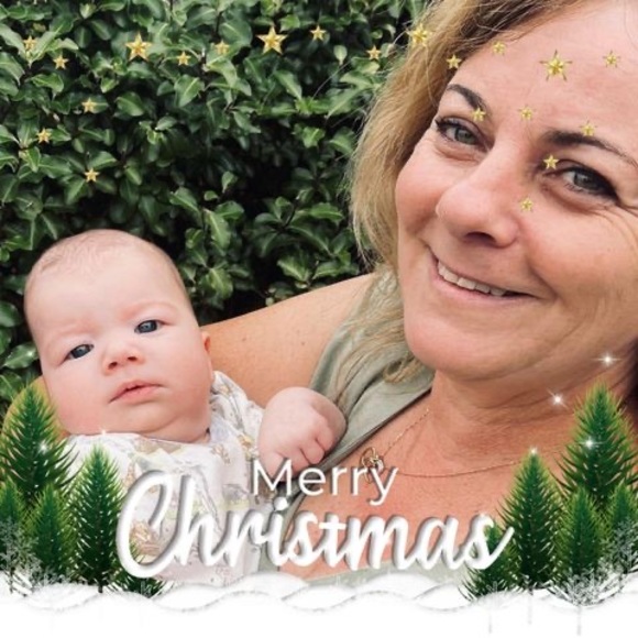 Profile Picture of Lisa Barrett (@lisa72127) on Poshmark