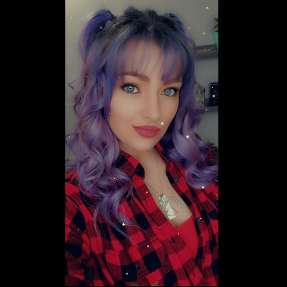 Profile Picture of Michaela Fast (@michaelafast22) on Poshmark