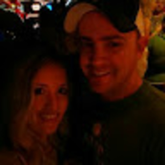 Profile Picture of Kelly Hildebrandt (@kelhildeb) on Poshmark