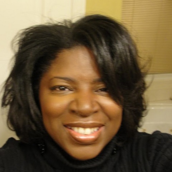 Profile Picture of Victoria Davidson (@victoria4241) on Poshmark