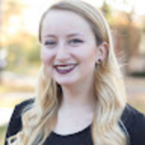 Profile Picture of Emma Havranek (@emmahavranek) on Poshmark