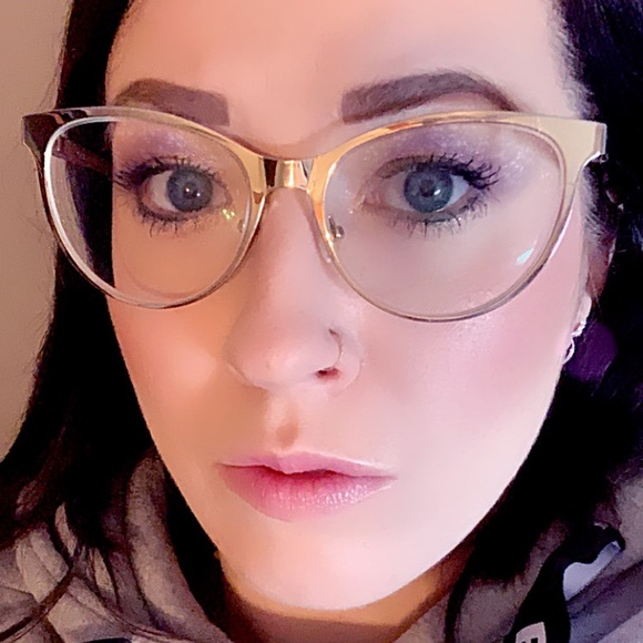 Profile Picture of Jessica Thiessen (@jthiessen3) on Poshmark