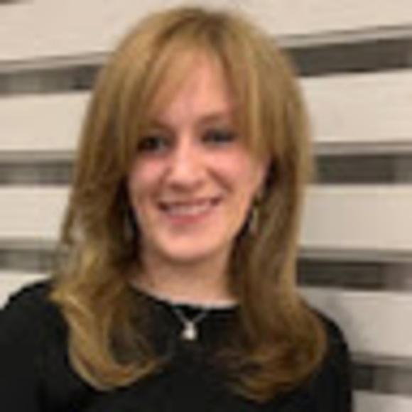 Profile Picture of Sara Schonfeld (@saragschonfeld) on Poshmark