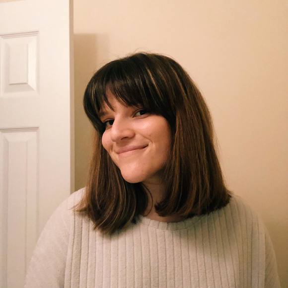 Profile Picture of Abigail Biles (@abbajane) on Poshmark