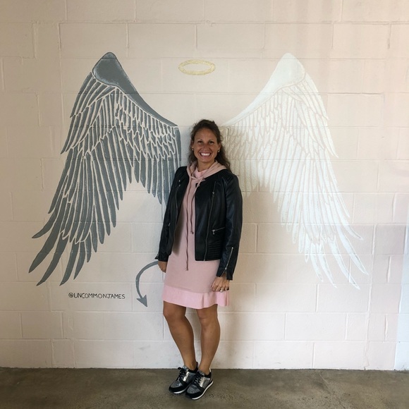 Profile Picture of Rebecca Pinter (@ram0613) on Poshmark