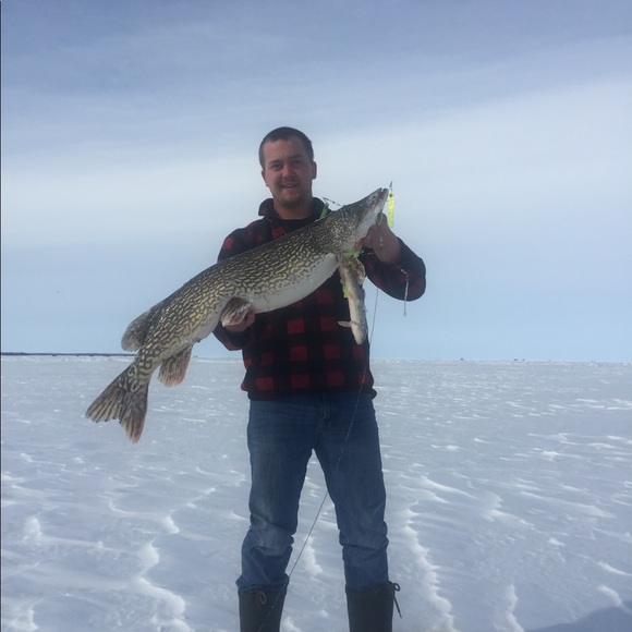 Profile Picture of Dylan Orr (@dylantorr) on Poshmark