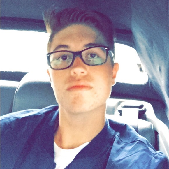 Profile Picture of Mohammed Ayoub (@ayoub97) on Poshmark