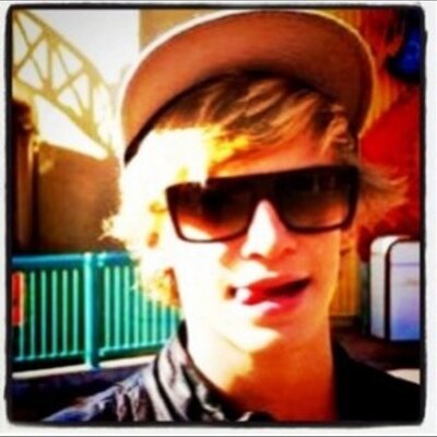 Profile Picture of Erica Zeng (@EricacaNicole) on Twitter