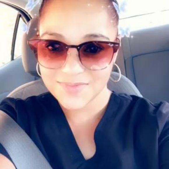 Profile Picture of Jessica Curry (@litebritecutie) on Poshmark