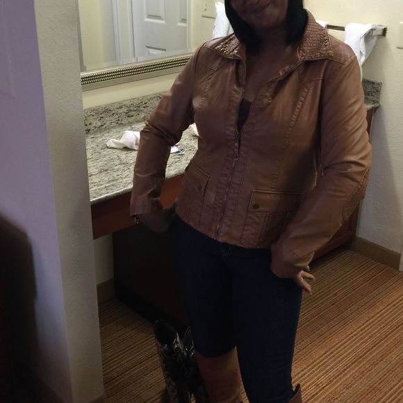 Profile Picture of Mandy Jackson (@mandyjackson450) on Poshmark