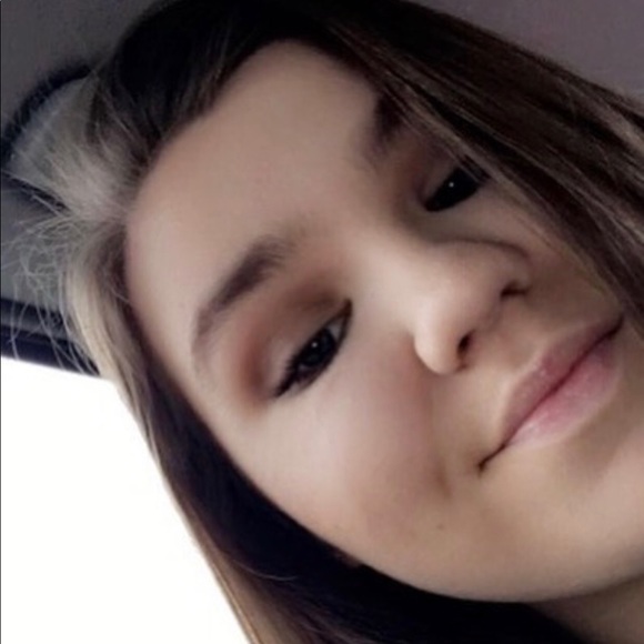 Profile Picture of Jamie Mezick (@jamiemezick) on Poshmark