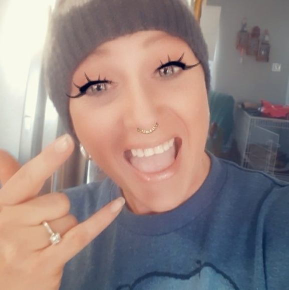 Profile Picture of Mandy Cottrell (@mandycottrell) on Poshmark