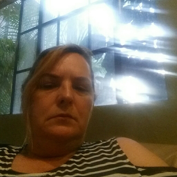 Profile Picture of Amanda Challita (@amandachallita) on Poshmark