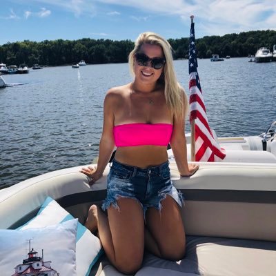 Profile Picture of Amanda Williams  ✨ (@aman_durr15) on Twitter