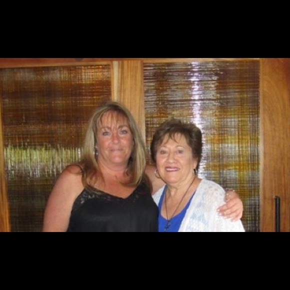 Profile Picture of Jo Igelman (@jomarie42) on Poshmark