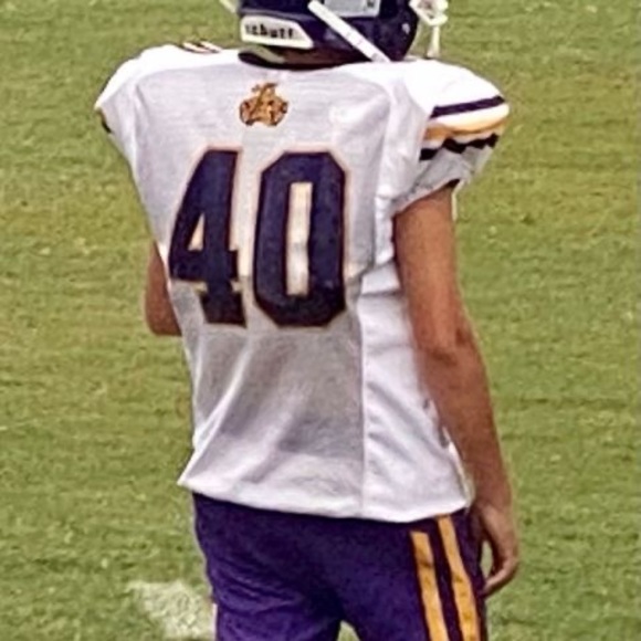 Profile Picture of Eli Bugda (@elibugda) on Poshmark