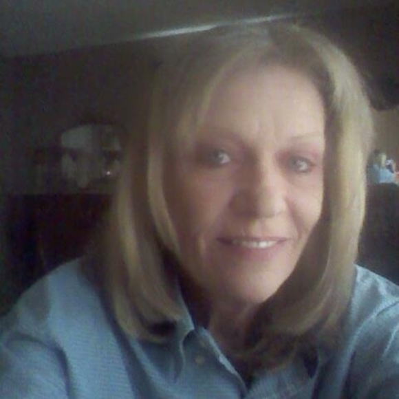 Profile Picture of Kathy Cronkrite (@kathycronkrite) on Poshmark