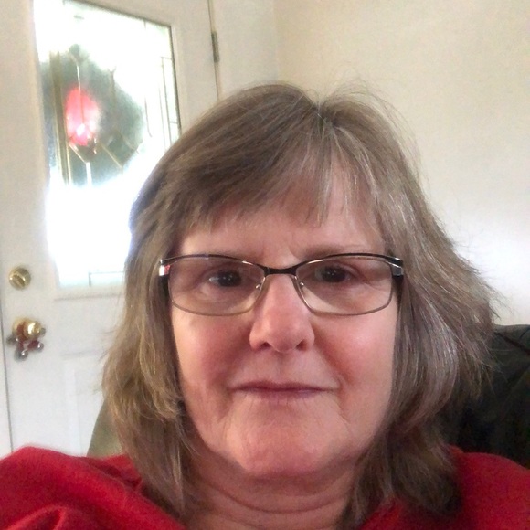 Profile Picture of Julia Schiermeyer (@jschrmyr) on Poshmark
