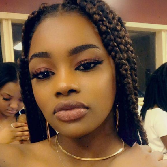 Profile Picture of Timahanna Diallo (@dfatima94) on Poshmark