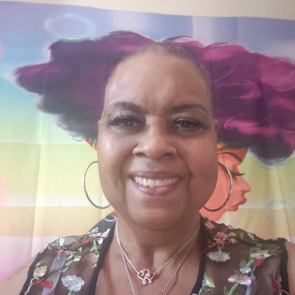 Profile Picture of Iris Pratt (@i_pratt) on Poshmark