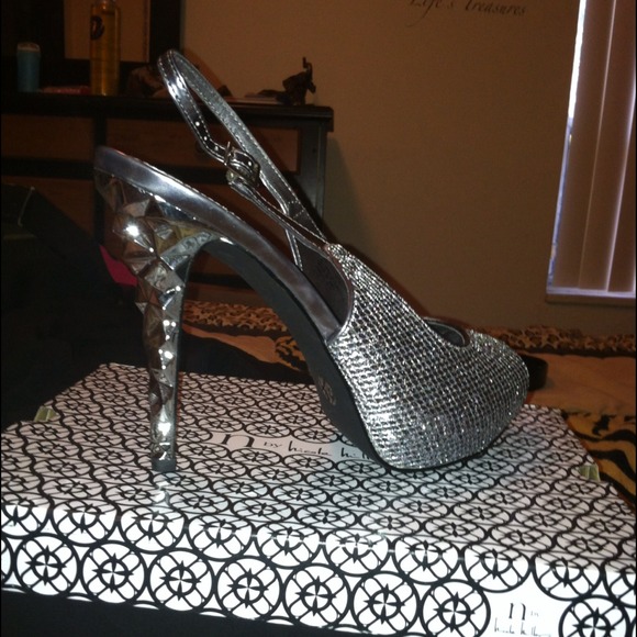 Profile Picture of Tamara Phillips (@tamara813) on Poshmark