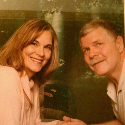 Profile Picture of Doug & Holly Halonen (@DandH1986) on Twitter