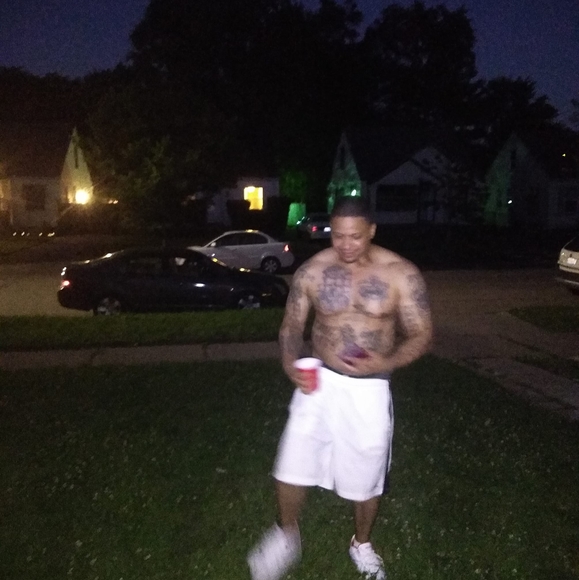 Gerald Appleton - Poshmark Profile Picture of Gerald Appleton (@itsgeebaby28) on Poshmark