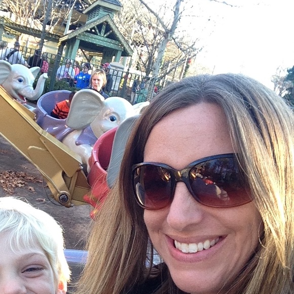 Profile Picture of Kristi Blair (@kblair23ku) on Poshmark