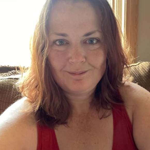 Profile Picture of Crystal Atkinson (@catkinson42) on Poshmark