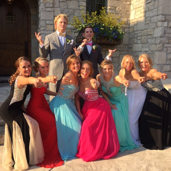 Profile Picture of Olivia Handen (@oliviakade) on Poshmark