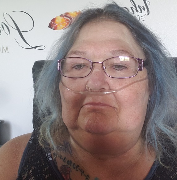 Profile Picture of De anna Raiten (@draiten) on Poshmark