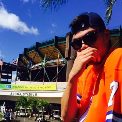 Profile Picture of John Phan (@Jphan93) on Twitter