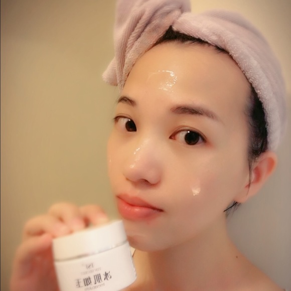 Profile Picture of Xing xing Huang (@starhuang) on Poshmark
