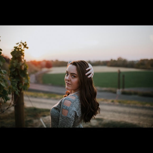 Megan Branine - Poshmark Profile Picture of Megan Branine (@meganbranine) on Poshmark