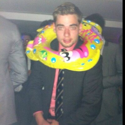 Profile Picture of Paul Lake (@BornlakeyP) on Twitter