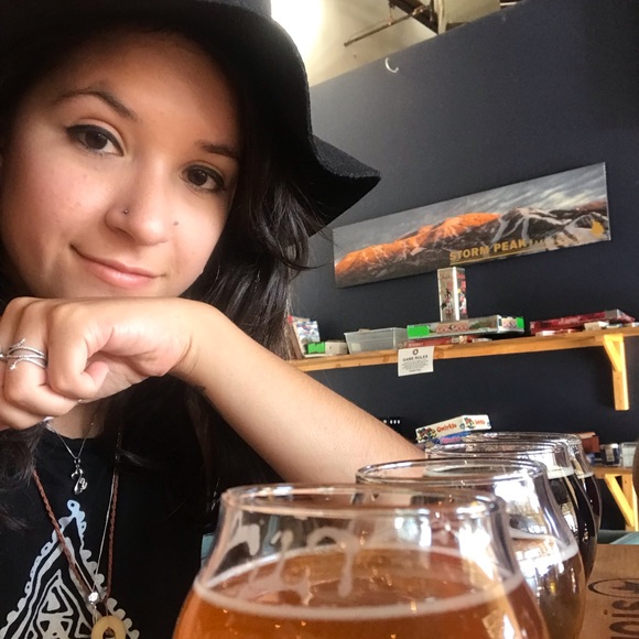 Profile Picture of Monica Fabos (@mfabos) on Poshmark