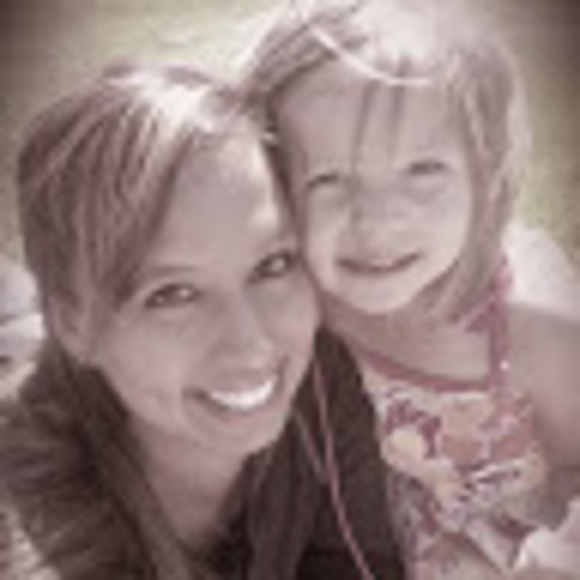 Profile Picture of Amanda Crosby (@bzbutterfly22) on Poshmark