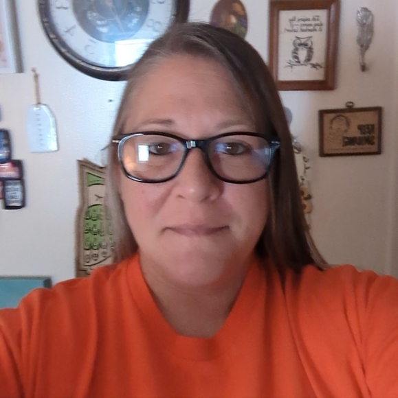 Profile Picture of Heather Dunbarr (@heatherdunbarr) on Poshmark
