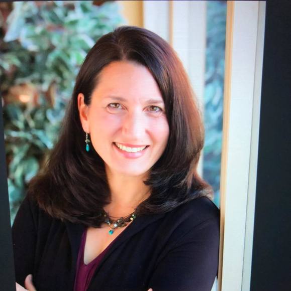 Profile Picture of Regina Kania (@rkania) on Poshmark