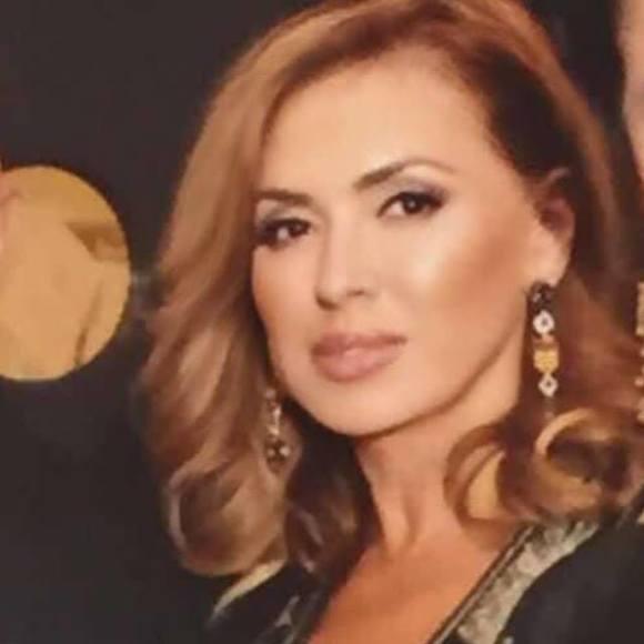 Lena Tarabarova - Poshmark Profile Picture of Lena Tarabarova (@shriftl) on Poshmark