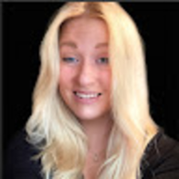 Profile Picture of Aminda Clark (@aminda_clark) on Poshmark