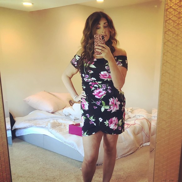 Profile Picture of Amanda Selkow (@aselkow) on Poshmark