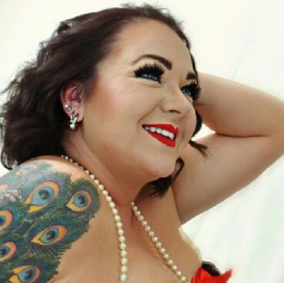 Profile Picture of Christina Molyneux (@cmolyneux) on Poshmark
