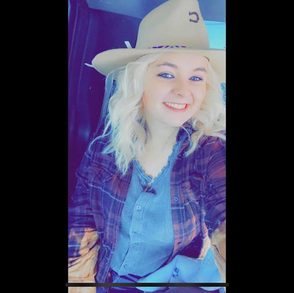 Profile Picture of Mary Givens (@marygivens8689) on Poshmark