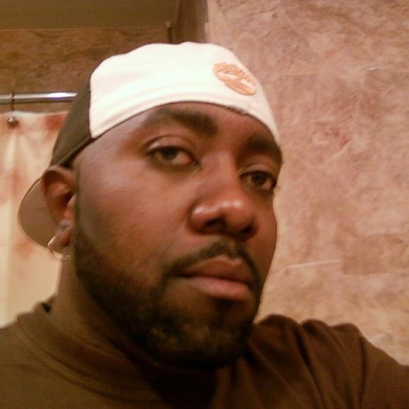 Profile Picture of Johnny Alexander (@johnnyalexander) on Poshmark