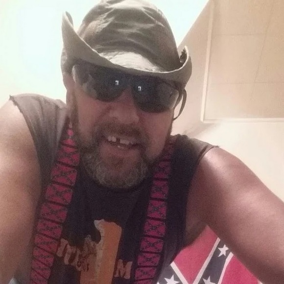 Profile Picture of Paul Richard (@paulrichard332) on Poshmark