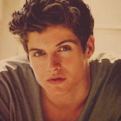 Profile Picture of Charles Wiggins (@Charleswigginss) on Twitter